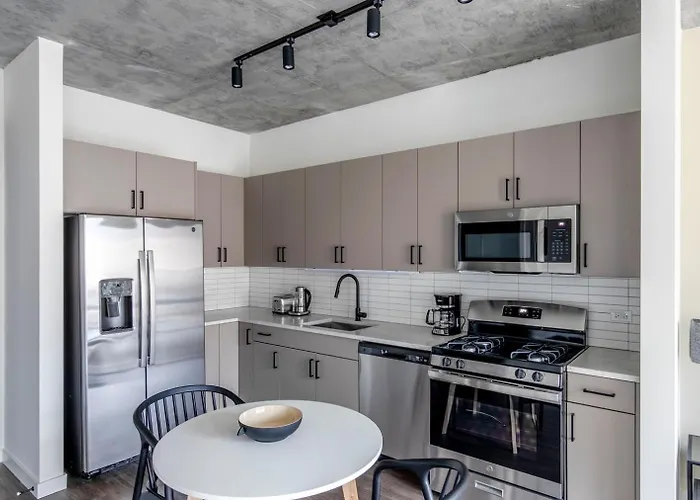 River North 1br W Terrace Grills Yoga Chi-1032 *